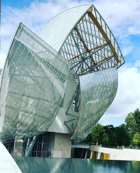 louis vuitton foundation building Paris